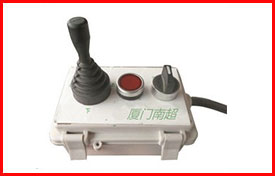 20噸東風特商小三軸工程灑水車自動灑水車裝置控制臺圖片 20噸東風特商小三軸工程灑水車自動灑水車裝置控制臺圖片