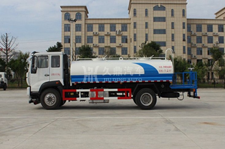 10����10��������˹̫���G����ˮ܇�DƬ