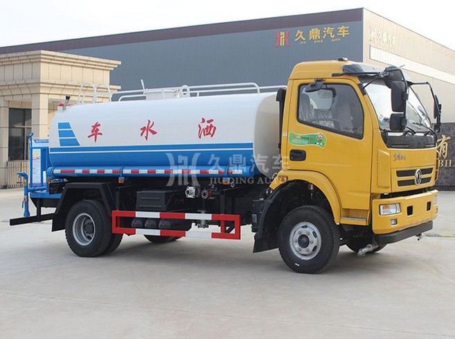 8噸東風(fēng)大多利卡工程灑水車(chē)圖片 8噸東風(fēng)大多利卡工程灑水車(chē)圖片