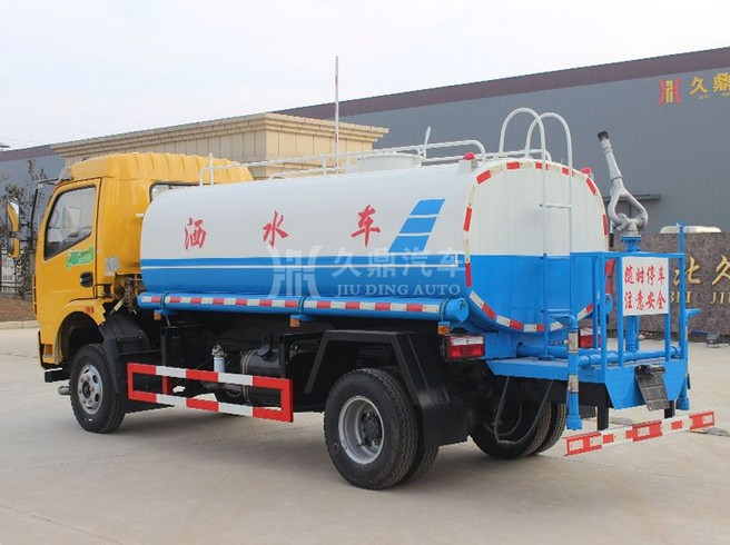8噸東風(fēng)大多利卡工程灑水車(chē)圖片 8噸東風(fēng)大多利卡工程灑水車(chē)圖片