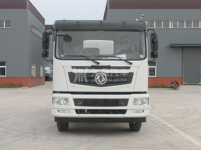 12噸(12方)東風(fēng)御虎工程灑水車圖片 12噸(12方)東風(fēng)御虎工程灑水車圖片