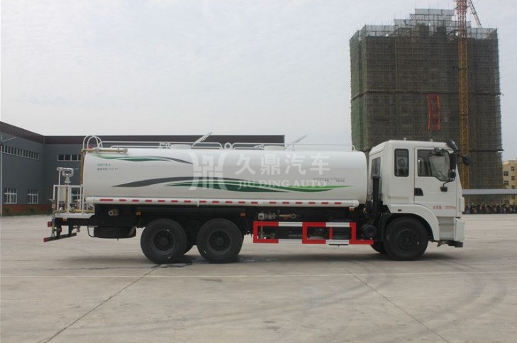環衛灑水車租賃_東風商用15噸環衛灑水車4