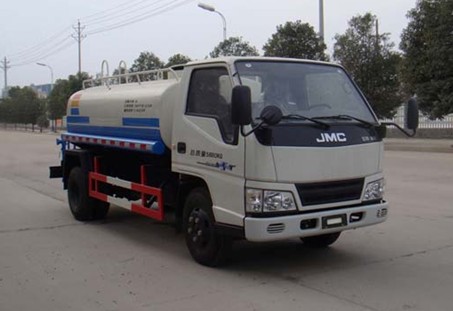 江鈴4噸綠化灑水車廠家價(jià)格4