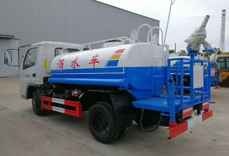 時(shí)風(fēng)風(fēng)順3噸藍(lán)牌灑水車圖片 時(shí)風(fēng)風(fēng)順3噸藍(lán)牌灑水車圖片