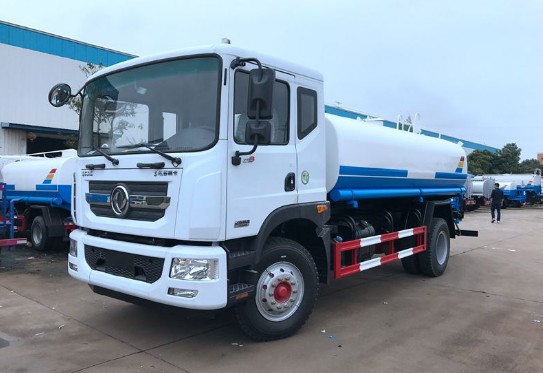 12���|�L(f��ng)������D9��ˮ܇(ch��)�DƬ