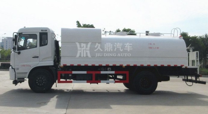 環(huán)衛(wèi)灑水車多少錢一臺(tái)_東風(fēng)天錦環(huán)衛(wèi)灑水車2