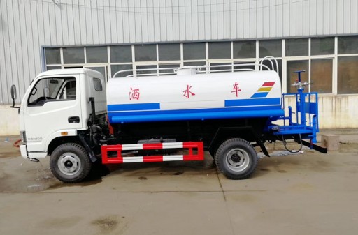 躍進(jìn)5噸綠化灑水車廠家價格2
