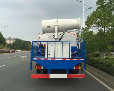 東風(fēng)柳汽乘龍18噸綠化灑水車廠家價格4
