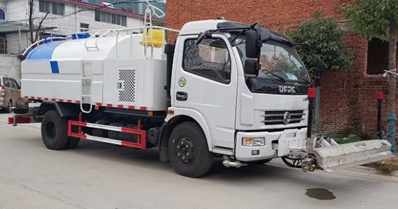 東風(fēng)多利卡3800軸距路面清洗車圖片 東風(fēng)多利卡3800軸距路面清洗車圖片