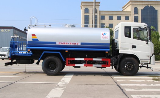 �|�L(f��ng)��(zhu��n)�õױP(p��n)12����ˮ܇(ch��)����DƬ