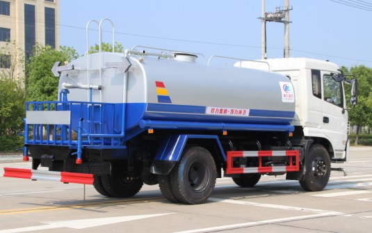 �|�L(f��ng)��(zhu��n)�õױP(p��n)12����ˮ܇(ch��)����DƬ