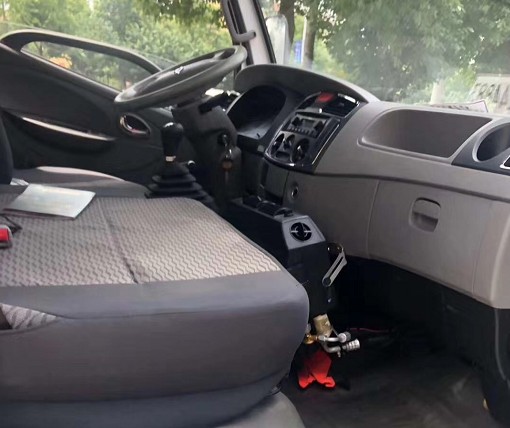 二手帶手續(xù)隨州牌6方灑水車 二手帶手續(xù)隨州牌6方灑水車