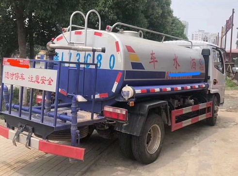 二手帶手續(xù)隨州牌6方灑水車,極品車況,現(xiàn)低價(jià)轉(zhuǎn)讓!3