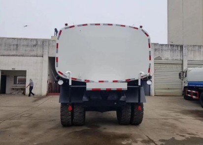 20方非公路礦用灑水車(chē)圖片 20方非公路礦用灑水車(chē)圖片