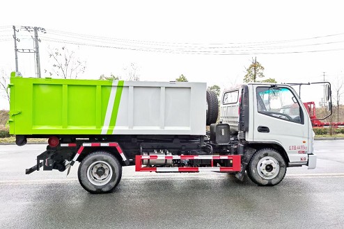 �P�R܇����жʽ����܇�෽λ�DƬ