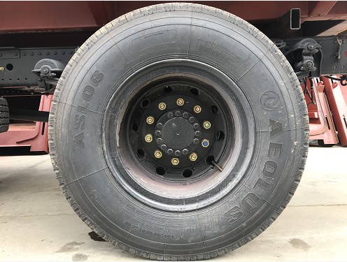 后橋鋼圈上10顆螺絲,半軸上14顆螺絲 后橋鋼圈上10顆螺絲,半軸上14顆螺絲