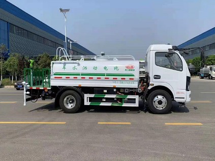東風(fēng)多利卡5噸純電動灑水車 東風(fēng)多利卡5噸純電動灑水車