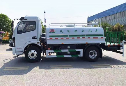 東風(fēng)多利卡5噸純電動灑水車 東風(fēng)多利卡5噸純電動灑水車