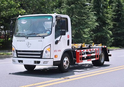 國六大運藍牌勾臂垃圾車圖片 國六大運藍牌勾臂垃圾車圖片