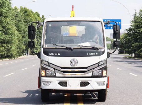 國(guó)六東風(fēng)多利卡藍(lán)牌勾臂垃圾車(chē)圖片 國(guó)六東風(fēng)多利卡藍(lán)牌勾臂垃圾車(chē)圖片