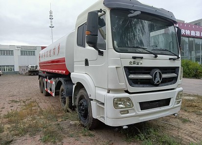 北奔前四后八灑水車圖片 北奔前四后八灑水車圖片