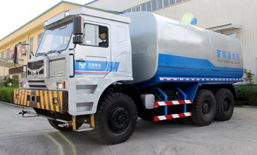 露天礦灑水車圖片 露天礦灑水車圖片