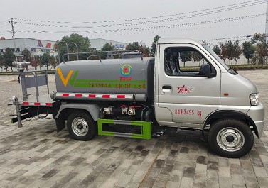 �����|�LС������ˮ܇