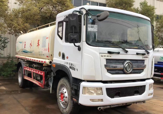 二手15方東風(fēng)多利卡D9灑水車 二手15方東風(fēng)多利卡D9灑水車